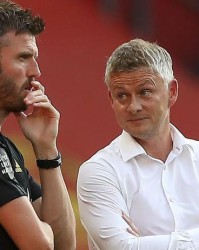 伟德bevictor-卡里克为何逆转娃娃脸？名记：他不盼着转正，一招打动体育总监