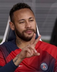 伟德bevictor-内马尔签约利雅得新月2年 每年1.6亿欧 转会费1亿