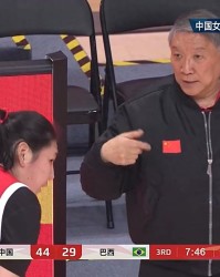 伟德bevictor-女篮后卫线没人可用！三人7中0，险遭逆转，球迷：速召武桐桐回来