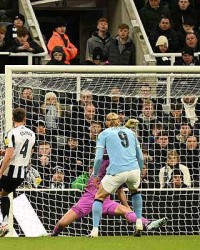 伟德体育-英联杯-塞门约谢尔基破门 曼城2-0客胜纽卡